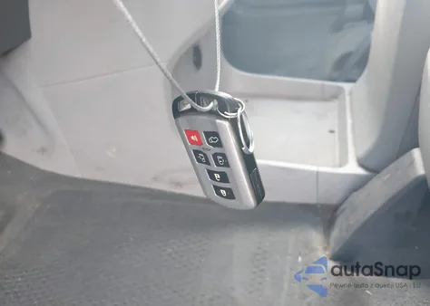 2015 Toyota Sienna Xle 8 Passenger z USA, uszkodzony, nr VIN 5TDYK3DC4FS554439